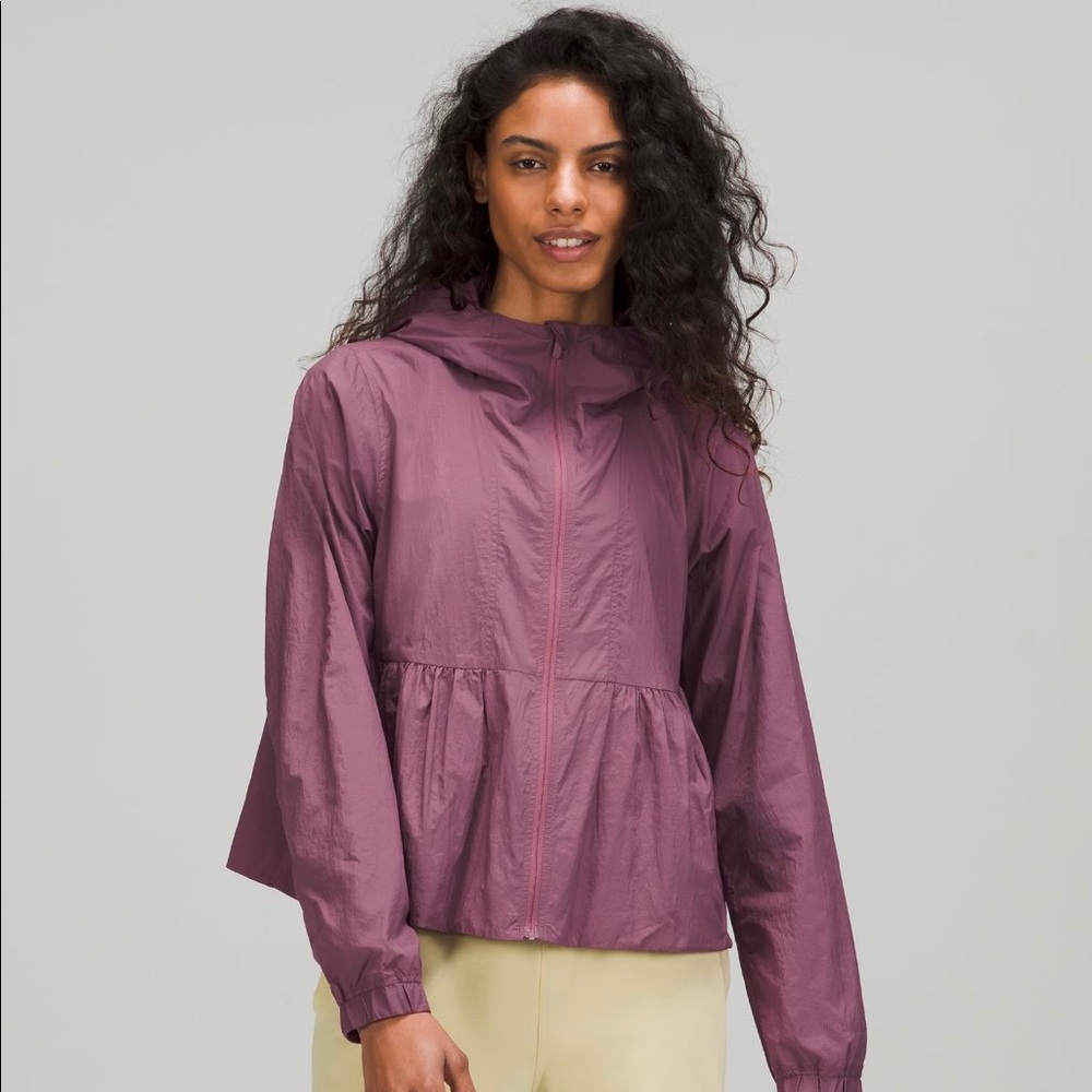 NWOT LULULEMON WINDBREAKER/ RAIN JACKET